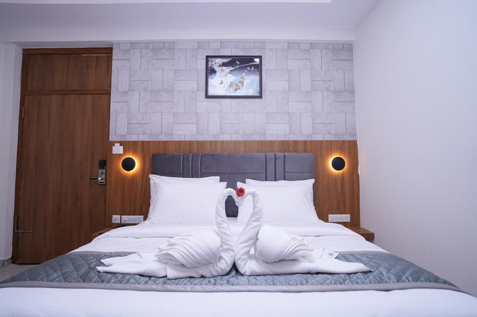 WhatsApp Image 2025-12-07 at 2.33.47 PM (2)