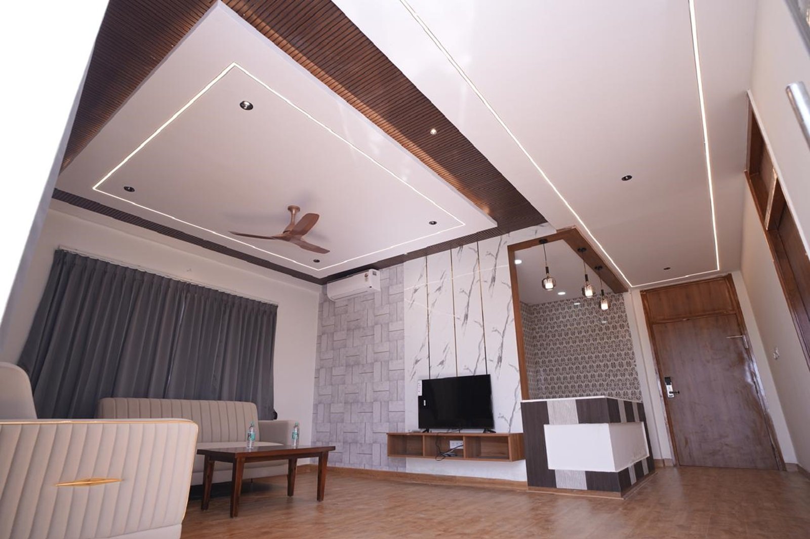 WhatsApp Image 2025-12-07 at 2.33.50 PM (2)